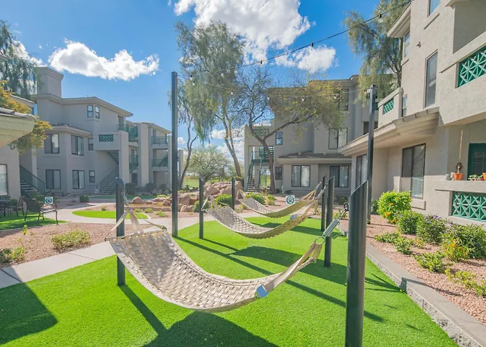 Golfside Retreat Remodeled Side-By-Side Suites Apartment *