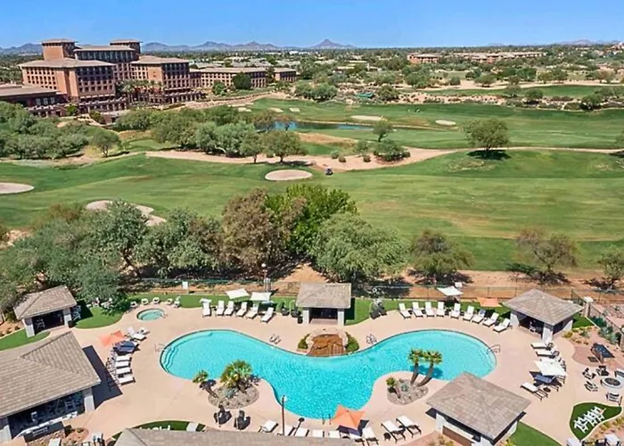 Executive Golf Group Side By Side Suitesclubhouse *