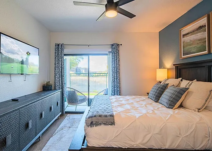 Golfside Retreat Remodeled Side-By-Side Suites